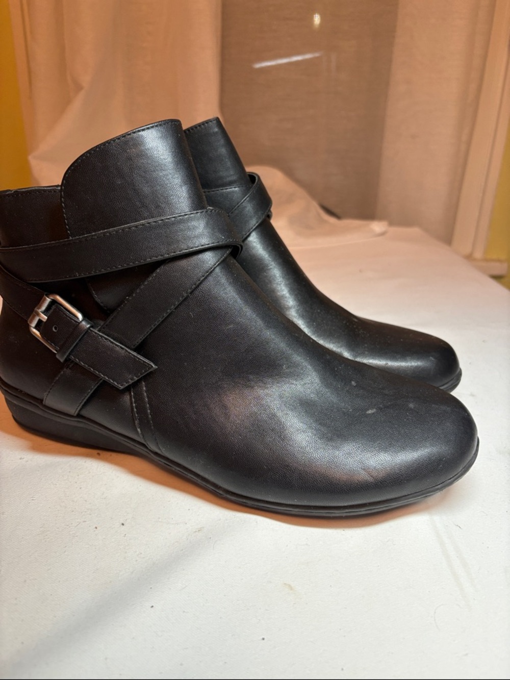 Comfortview Black Manmade Moto Style Zip Ankle Boot 12WIDE